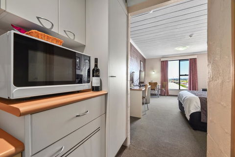 Balmoral On York - Accommodation Gladstone 7