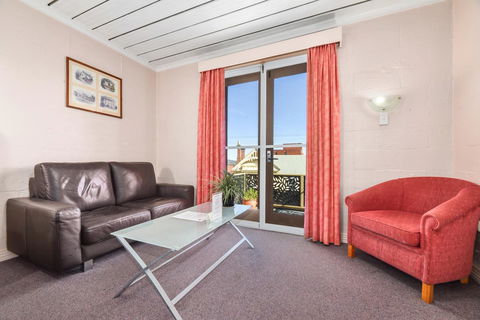 Balmoral On York - Accommodation Gladstone 1