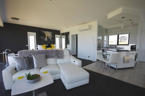 Horizon Deluxe Apartments - Accommodation Gladstone 1