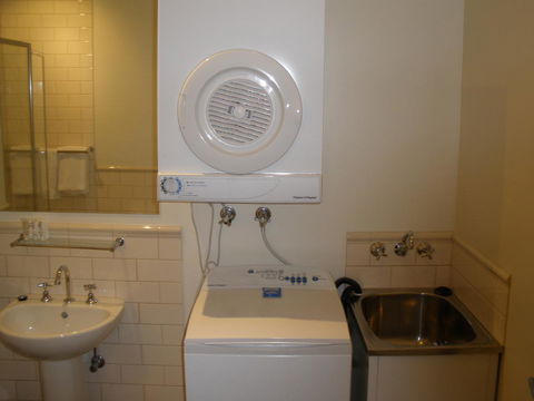 Launceston Central Apartment Hotel Official - Accommodation Gladstone 23