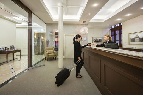 Launceston Central Apartment Hotel Official - Accommodation Gladstone 21