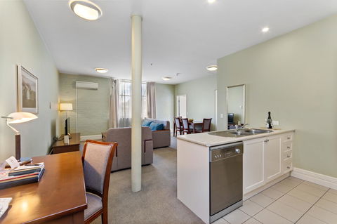 Launceston Central Apartment Hotel Official - Accommodation Gladstone 15