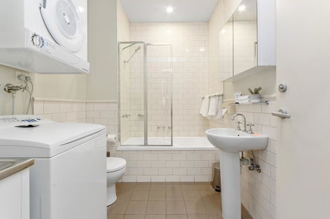 Launceston Central Apartment Hotel Official - Accommodation Gladstone 13