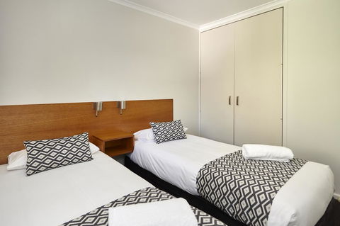 Elphin Serviced Apartments - Accommodation Gladstone 24