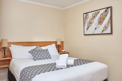 Elphin Serviced Apartments - Accommodation Gladstone 4