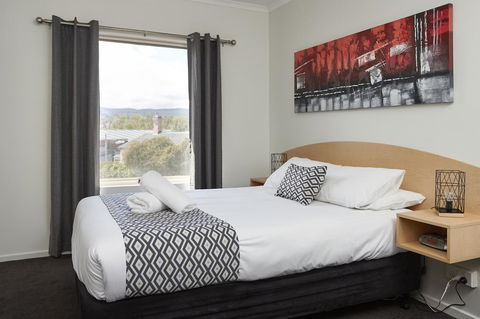 Elphin Serviced Apartments - Accommodation Gladstone 34