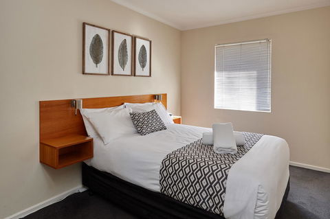Elphin Serviced Apartments - Accommodation Gladstone 1