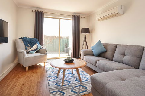 Elphin Serviced Apartments - Accommodation Gladstone 13