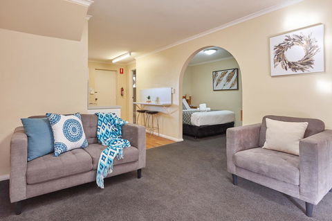 Elphin Serviced Apartments - Accommodation Gladstone 9
