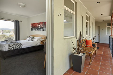 Elphin Serviced Apartments - Accommodation Gladstone 35