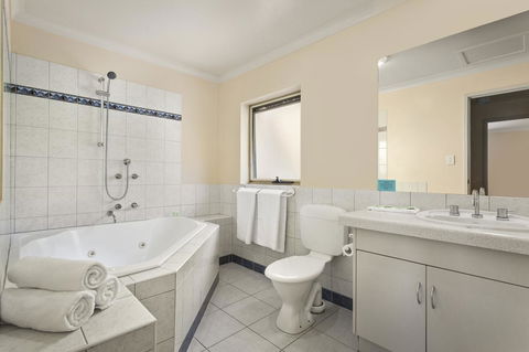 Elphin Serviced Apartments - Accommodation Gladstone 37