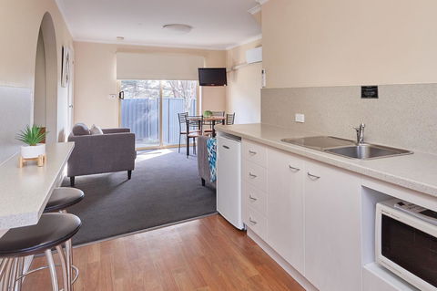 Elphin Serviced Apartments - Accommodation Gladstone 8