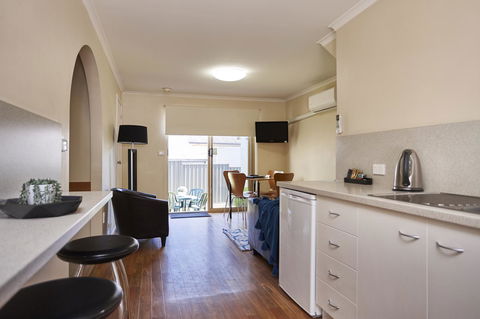 Elphin Serviced Apartments - Accommodation Gladstone 30
