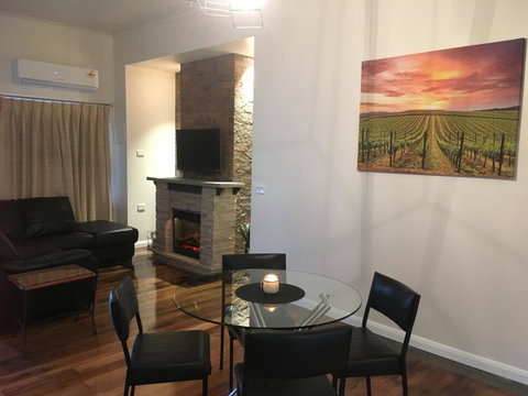 Apartment 5ive - Accommodation Gladstone 15