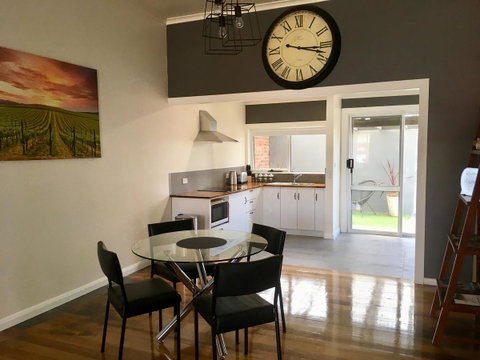 Apartment 5ive - Accommodation Gladstone 5