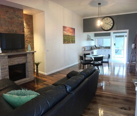 Apartment 5ive - Accommodation Gladstone 0