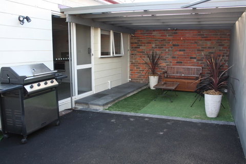 Apartment 5ive - Accommodation Gladstone 10