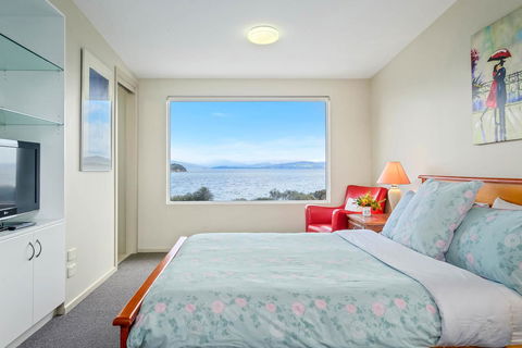 Manfield Seaside Bruny Island - Accommodation Gladstone 0