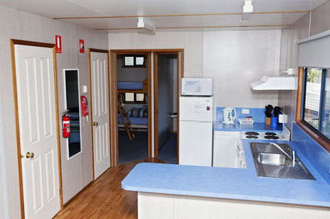 Seven Mile Beach Cabin And Caravan Park - Accommodation Gladstone 11