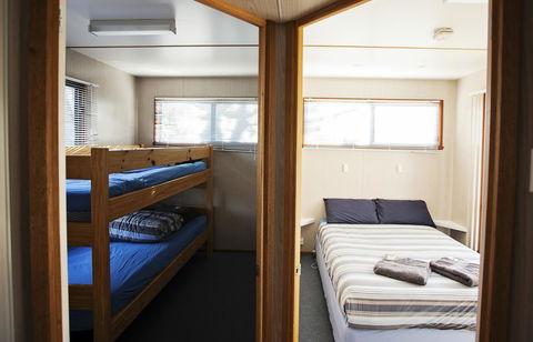 Seven Mile Beach Cabin And Caravan Park - Accommodation Gladstone 14