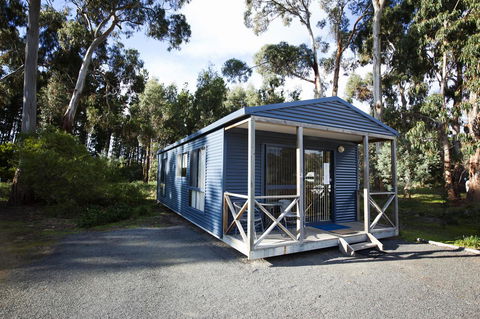 Seven Mile Beach Cabin And Caravan Park - Accommodation Gladstone 2