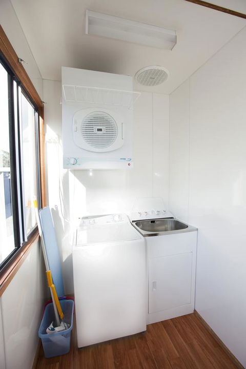 Seven Mile Beach Cabin And Caravan Park - Accommodation Gladstone 5