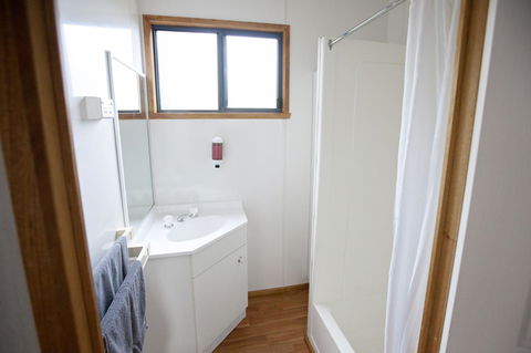 Seven Mile Beach Cabin And Caravan Park - Accommodation Gladstone 10