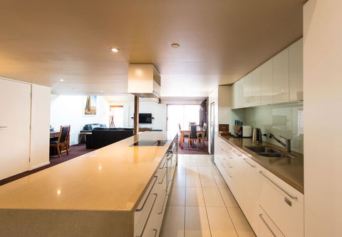 Sullivans Cove Apartments - Accommodation Gladstone 23