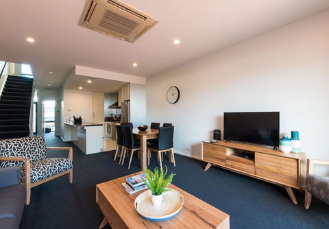 Sullivans Cove Apartments - Accommodation Gladstone 33