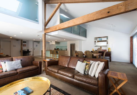Sullivans Cove Apartments - Accommodation Gladstone 10