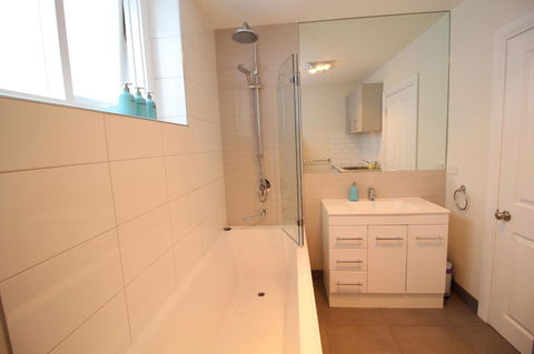 Trinity Hill Apartments - Accommodation Gladstone 22