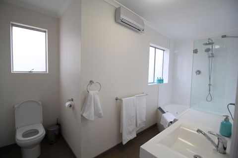 Trinity Hill Apartments - Accommodation Gladstone 1