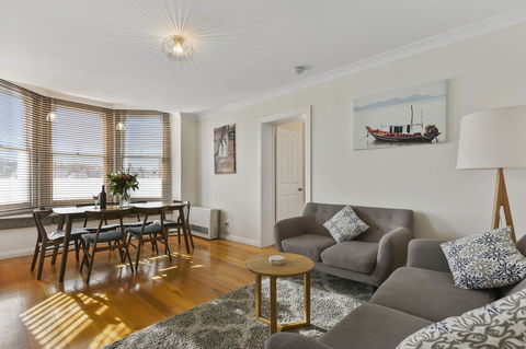 Trinity Hill Apartments - Accommodation Gladstone 10