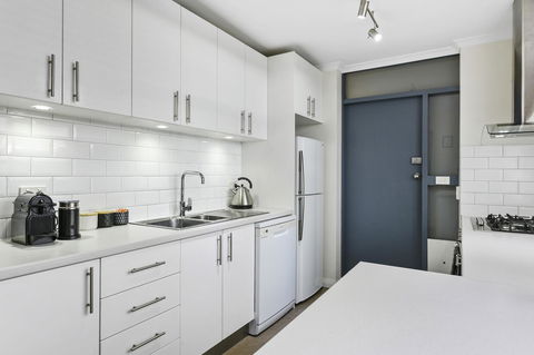 Trinity Hill Apartments - Accommodation Gladstone 7