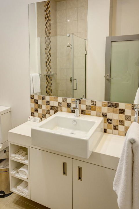 Mantra Charles Hotel - Accommodation Gladstone 26