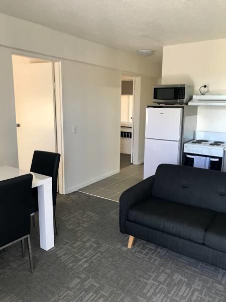 Adina Place Motel Apartments - Accommodation Gladstone 12