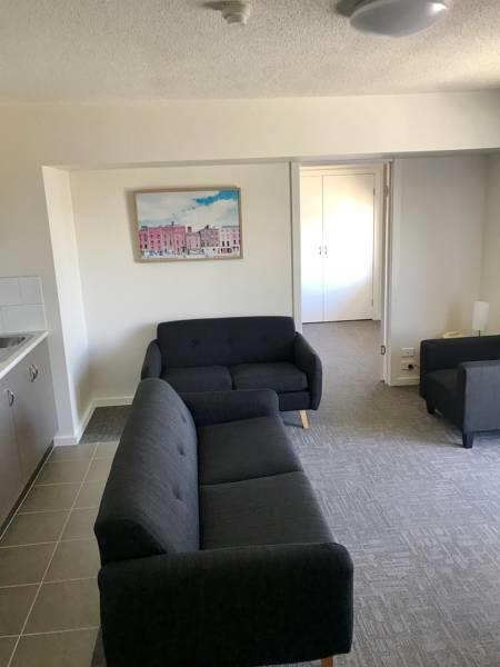 Adina Place Motel Apartments - Accommodation Gladstone 11