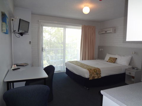 Adina Place Motel Apartments - Accommodation Gladstone 30