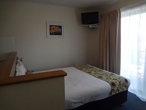 Adina Place Motel Apartments - Accommodation Gladstone 33