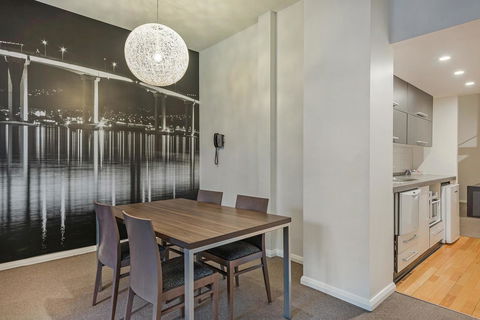 Mantra One Sandy Bay Road - Accommodation Gladstone 19