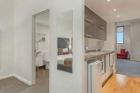 Mantra One Sandy Bay Road - Accommodation Gladstone 9