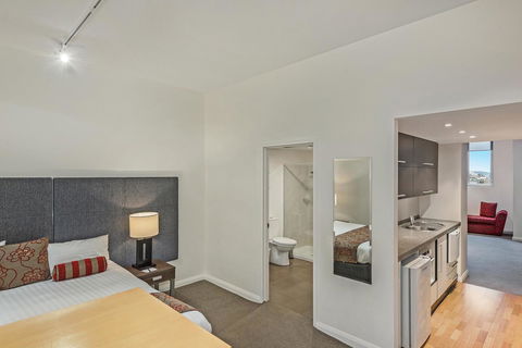 Mantra One Sandy Bay Road - Accommodation Gladstone 12