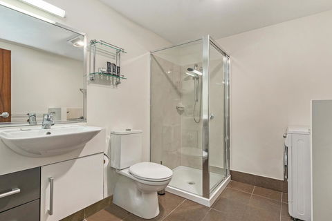 Mantra One Sandy Bay Road - Accommodation Gladstone 11