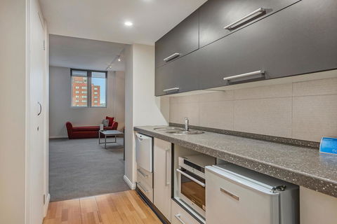Mantra One Sandy Bay Road - Accommodation Gladstone 20