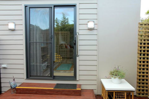 Kingston Beach-House Retreat - Accommodation Gladstone 0