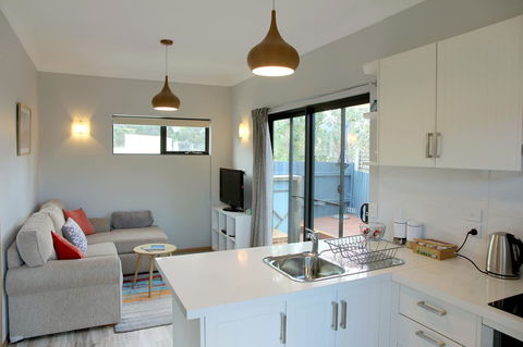 Kingston Beach-House Retreat - Accommodation Gladstone 7