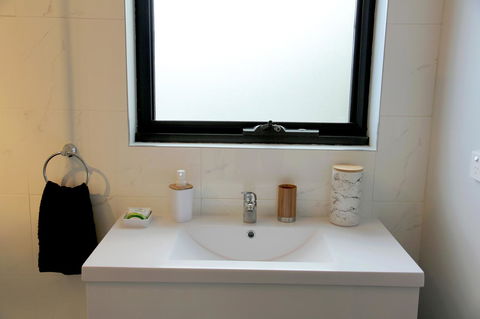 Kingston Beach-House Retreat - Accommodation Gladstone 1
