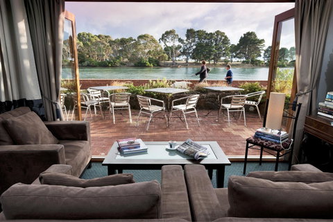 The Waterfront Wynyard - Accommodation Gladstone 8