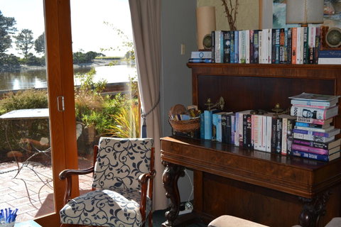 The Waterfront Wynyard - Accommodation Gladstone 9