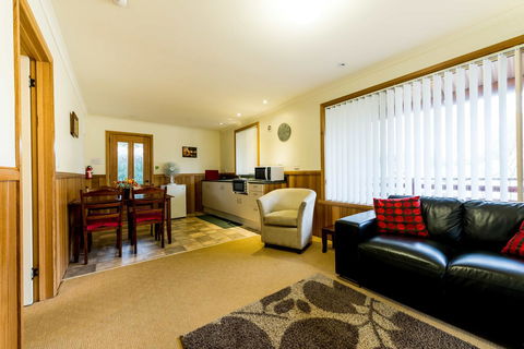 Driftwood Strahan Villas - Accommodation Gladstone 7